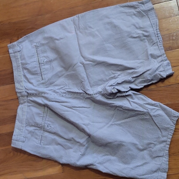 Shorts - Picture 6 of 7